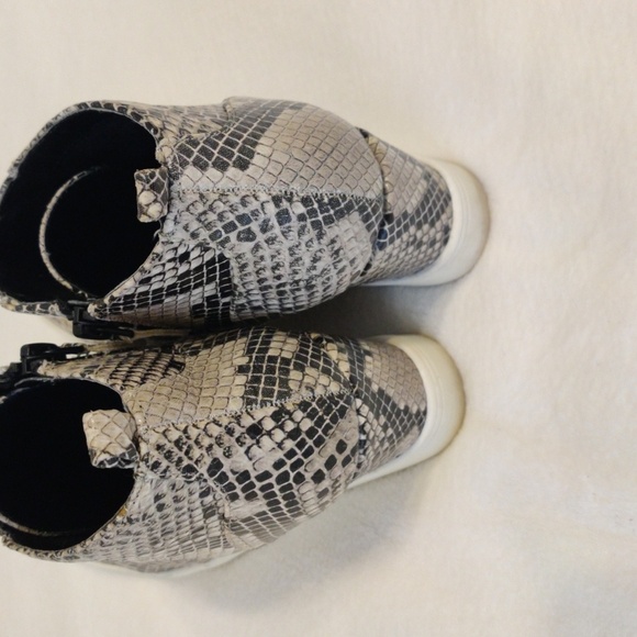 MIA. Women's Snake Print Slip-On Sneakers - Picture 3 of 9